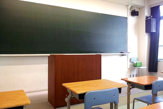 ehimeuniv_classroom.jpg