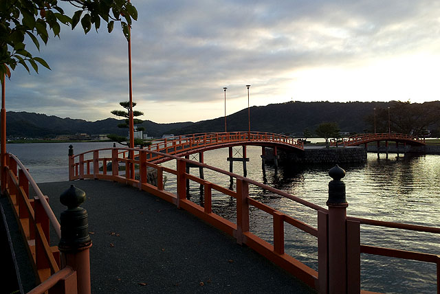 hawai_bridge.jpg
