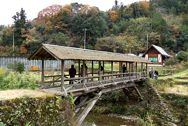 ishidatami_tamarubashi_bridge.jpg