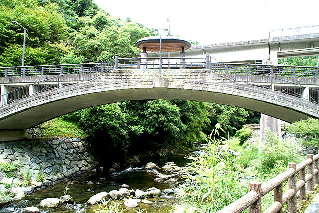 iyonakayama_yugurihouse_bridge1.jpg