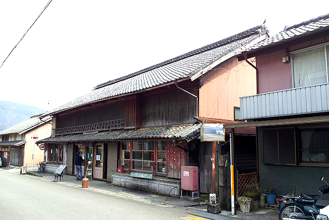 mimaki_fukudadepart_facade.jpg