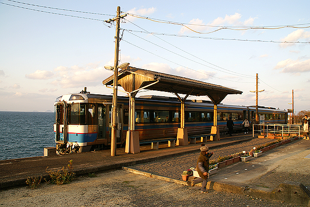 shimonadast_side_train.jpg
