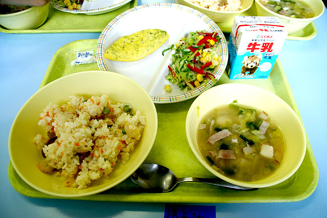 yusukawa_school_lunch.jpg