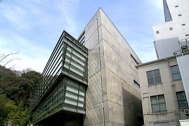 matsuyama_sakanouenokumomuseum1.jpg